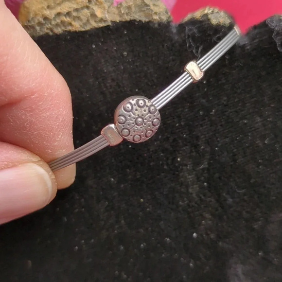 Set of 4 Seasonal Whispers Bangle Bracelets - Picture 6 of 12